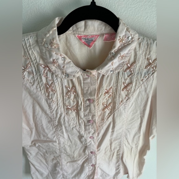 Cottagecore Pink Short Sleeve Blouse w/ Beaded Details size small from Biz Tango - Picture 5 of 8